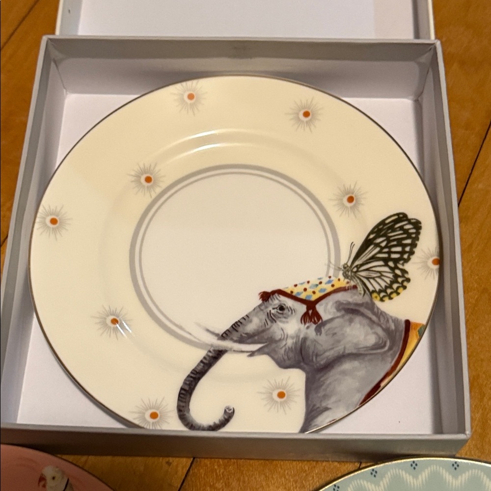 Yvonne Ellen London Tea-Time Set of 4 Tea Plates, Carnival Animals - Picture 12 of 15